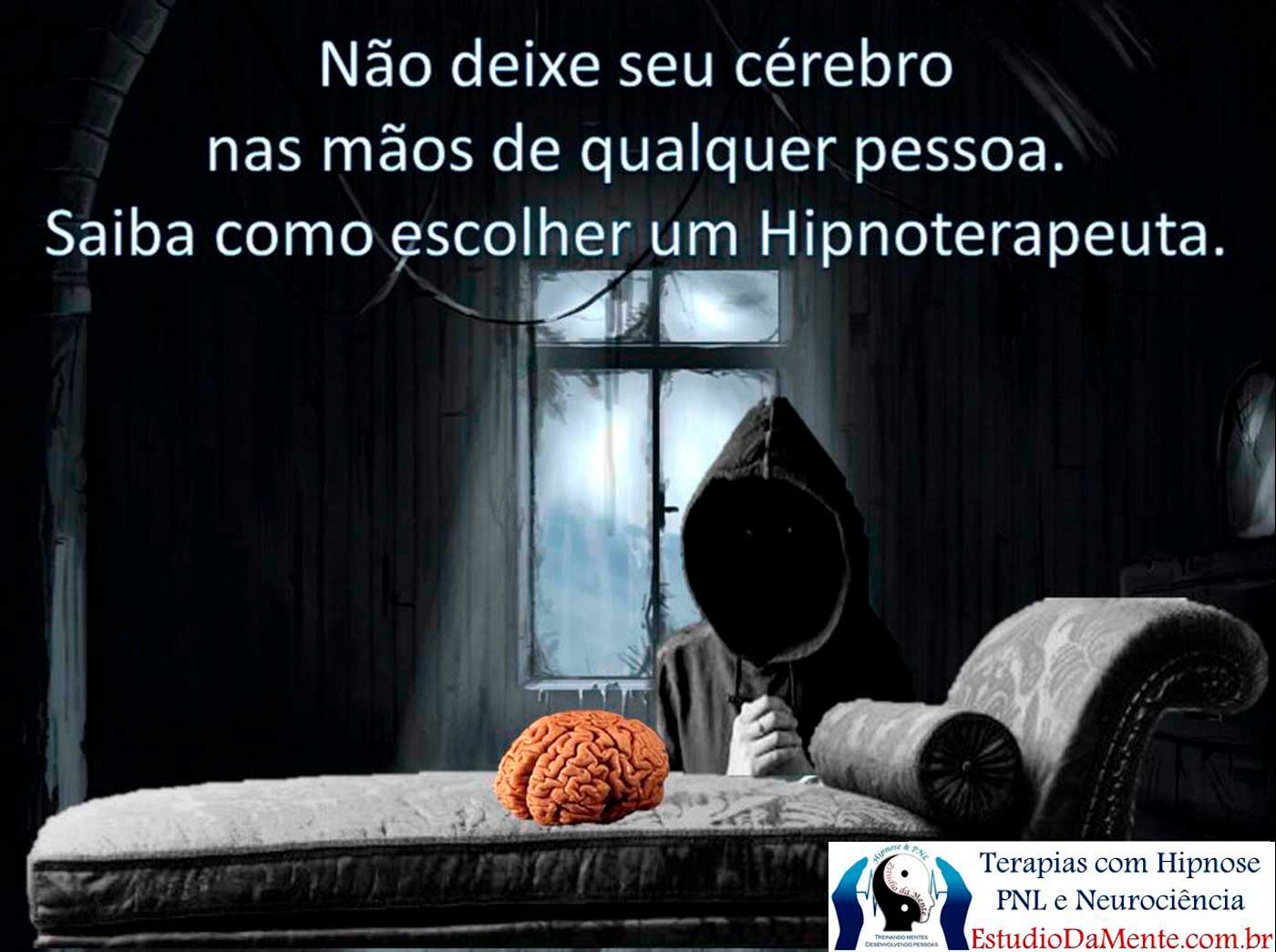 Morte olhando cérebro no divã